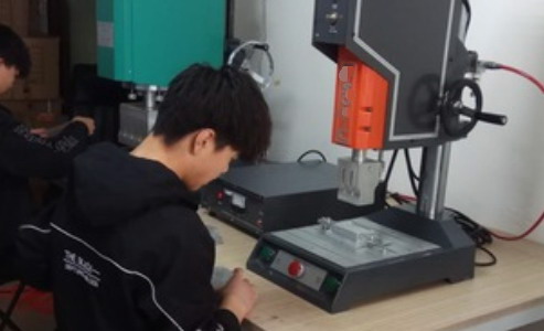 成人抖音破解版焊接不規則工件的方法